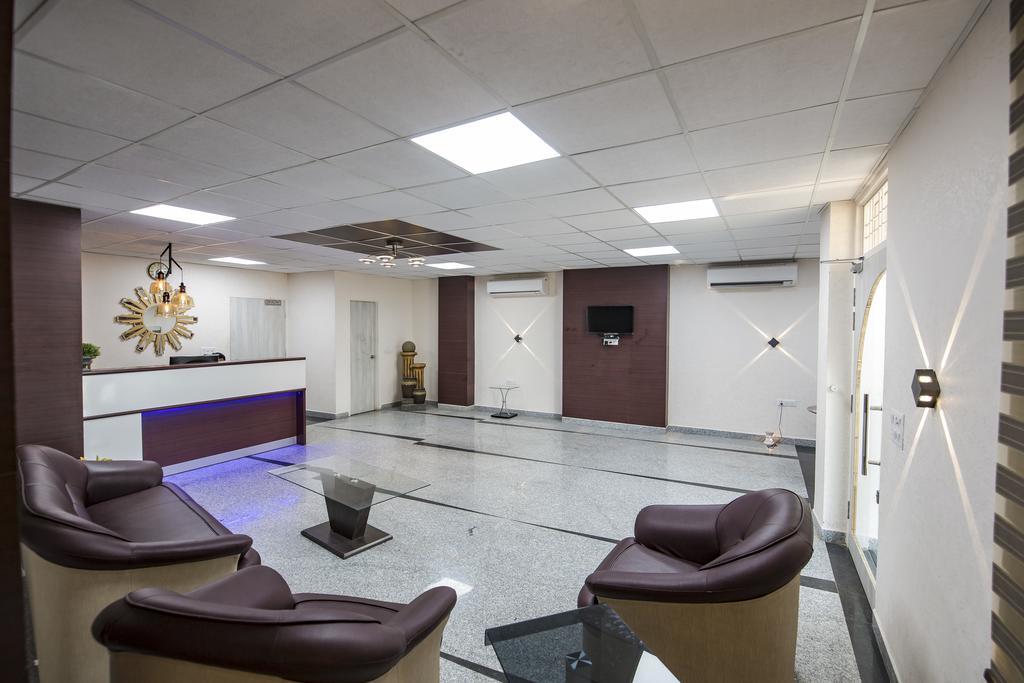 ホテルK G Residency Airport ジャイプール エクステリア 写真