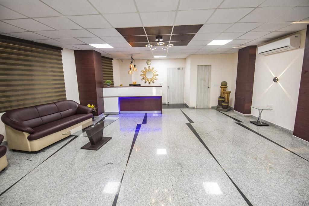 ホテルK G Residency Airport ジャイプール エクステリア 写真